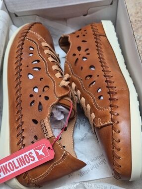 Brand New Pikolinos Leather Tennis Shoes